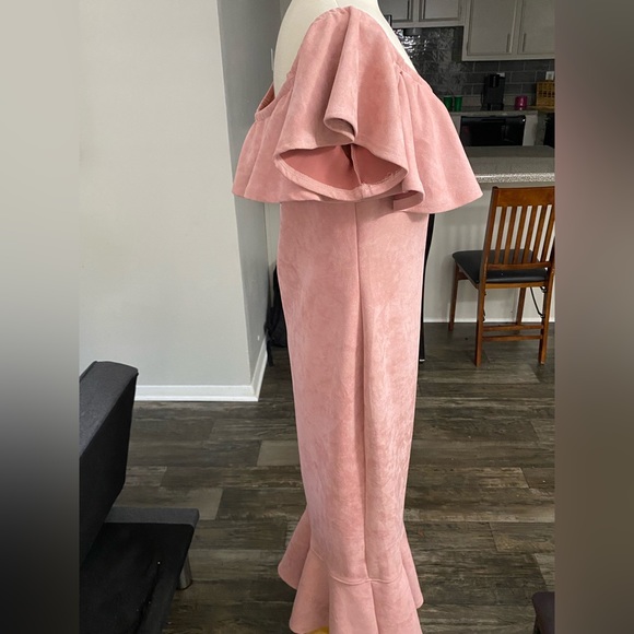 Women’s Off Shoulder Maxi Dress - Picture 3 of 3